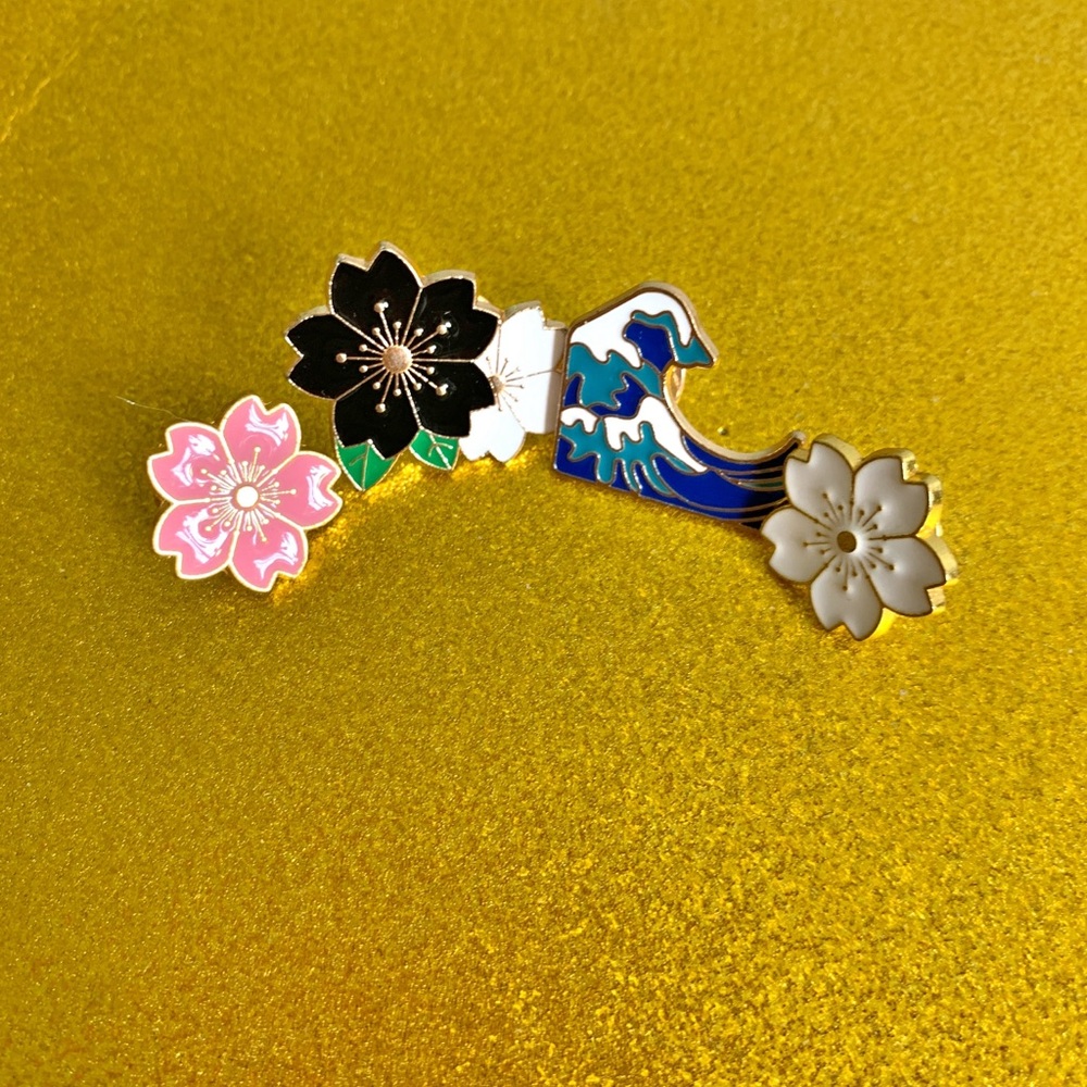 New Cute Hawaiian Theme Hibiscus 🌺 Floral and Ocean Wave Enamel Pin Set (4)